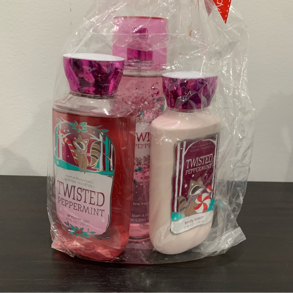 Bath and Body Works Twisted Peppermint Full Size Set, old Formula - Brand New